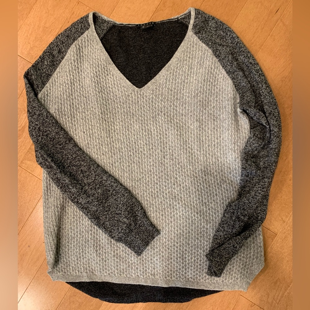 Cashmere color blocked sweater. Theory.
